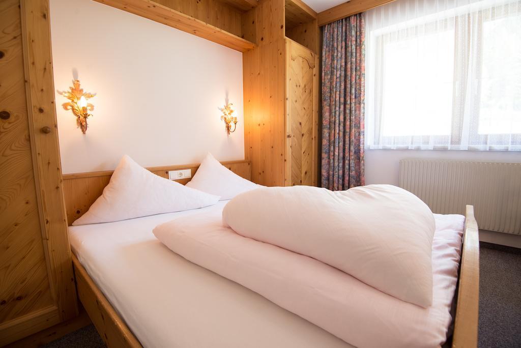 Pension Roasthof Neustift im Stubaital Zewnętrze zdjęcie